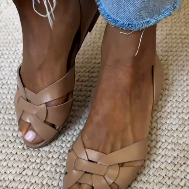 Avokärkiset espadrillot ristikkopunonnalla