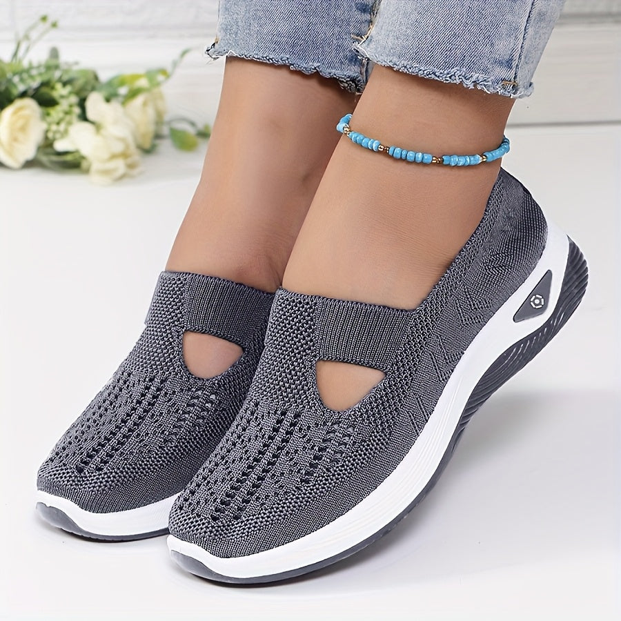 Mukavat Slip-On -lenkkarit vakauttavalla istuvuudella