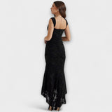 Renske - Elegante ja hienostunut mekko korsetilla