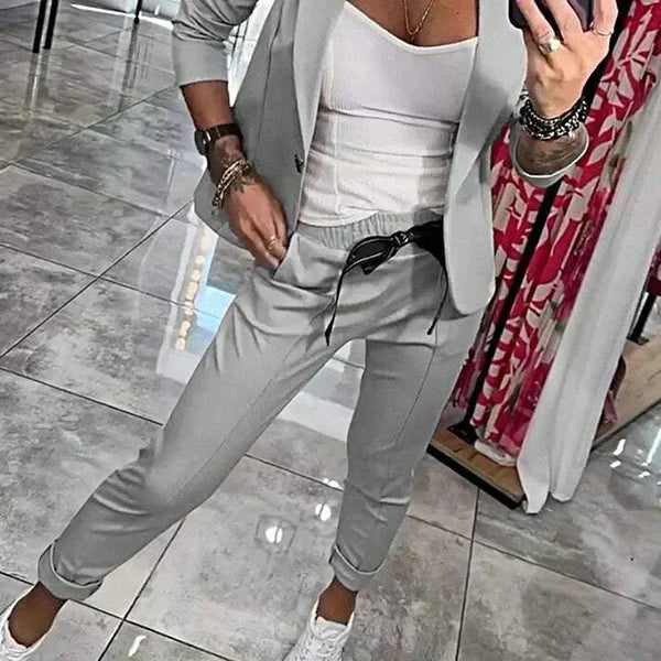 Adriana - Tyylikäs Asu