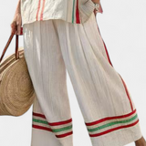 Mia – Boho-tyylinen painettu paita ja mukavat leveät housut
